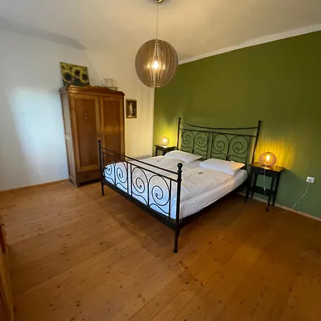 Gaestehaus Burgblick Im Weinhaus Pachler *