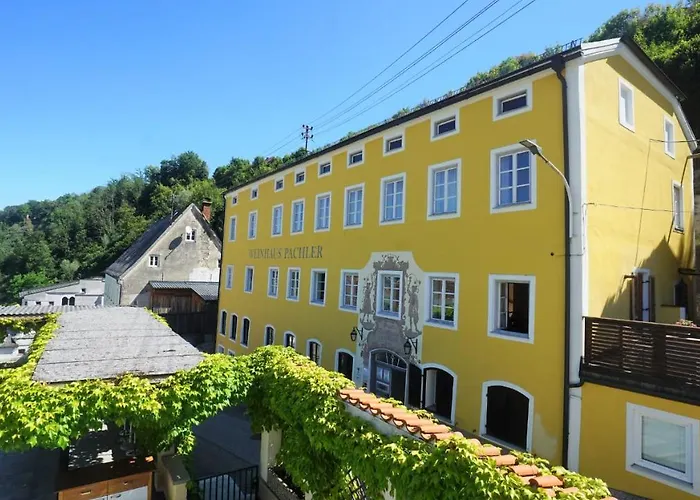 Gaestehaus Burgblick Im Weinhaus Pachler * Hochburg-Ach
