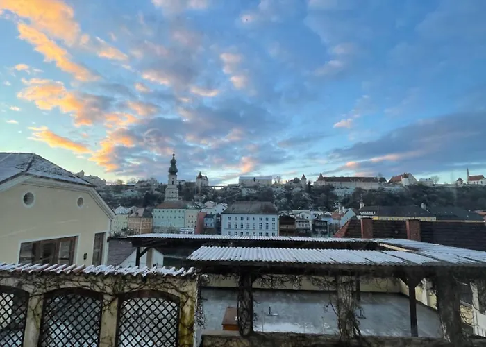 Gaestehaus Burgblick Im Weinhaus Pachler * Hochburg-Ach