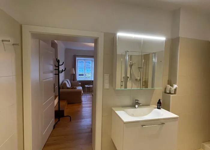 Daire Gaestehaus Burgblick Im Weinhaus Pachler Hochburg-Ach