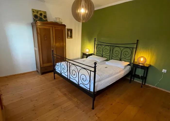 Gaestehaus Burgblick Im Weinhaus Pachler *