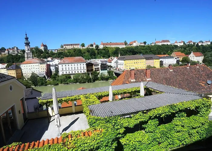 Gaestehaus Burgblick Im Weinhaus Pachler Daire Hochburg-Ach