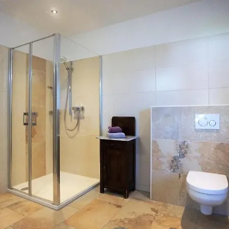 Apartamento Gaestehaus Burgblick Im Weinhaus Pachler Hochburg-Ach